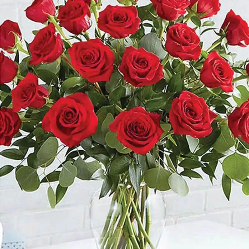 Elegant 25 Red Roses In Vase