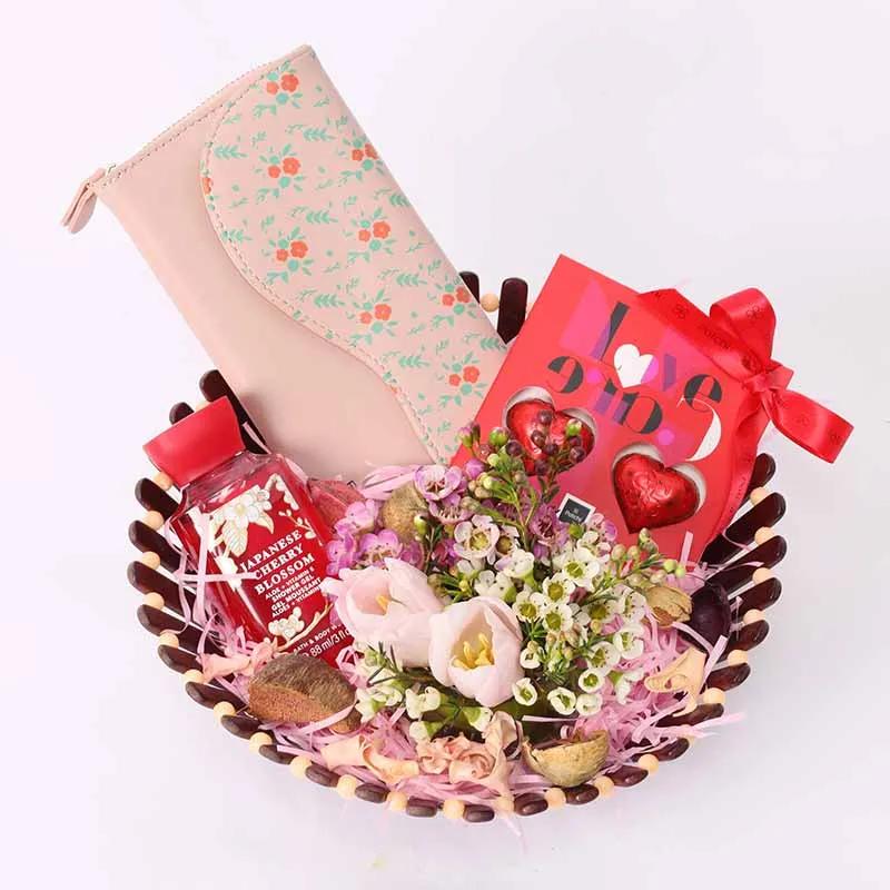 Pretty Lady Gift Basket