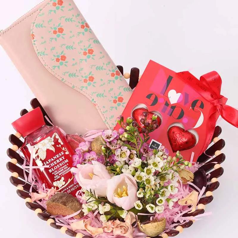 Pretty Lady Gift Basket